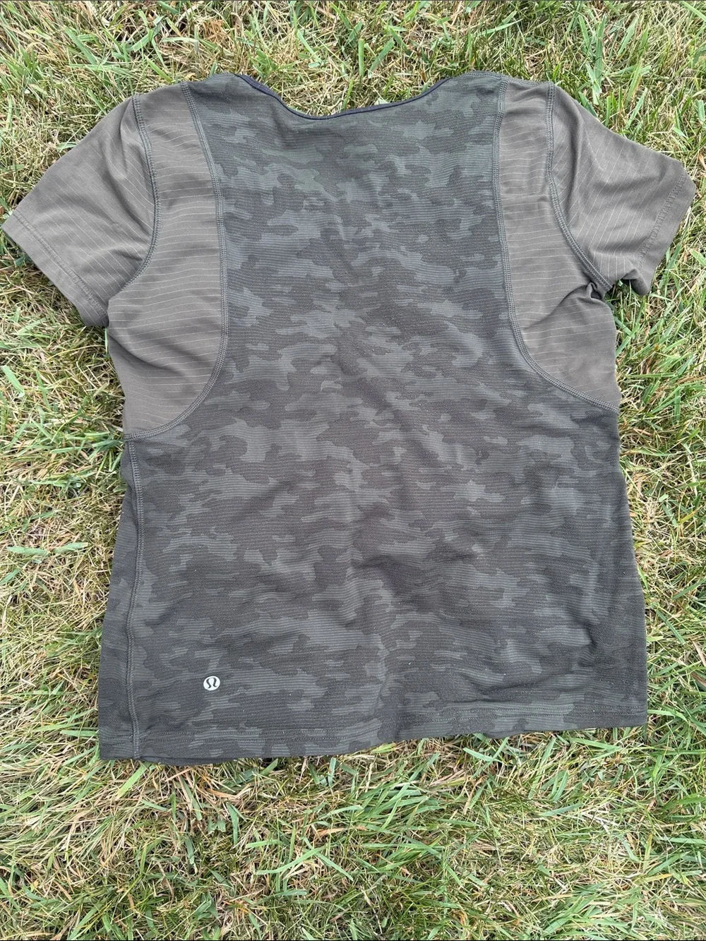 lululemon athletica woman’s Olive Green Camo Short Sleeve Tee